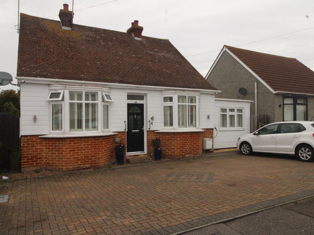 4 bed bungalow for sale in Cecil Avenue, Sheerness, Kent ME12 Zoopla