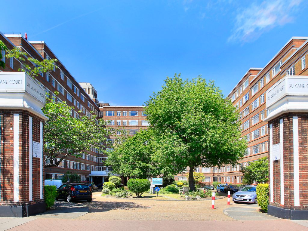 1 bed flat for sale in Du Cane Court, Balham High Road, Balham, London