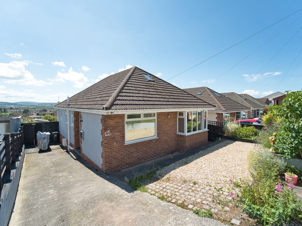 3 bed bungalow for sale in Roslyn Avenue, Milton Hillside, WestonSuper