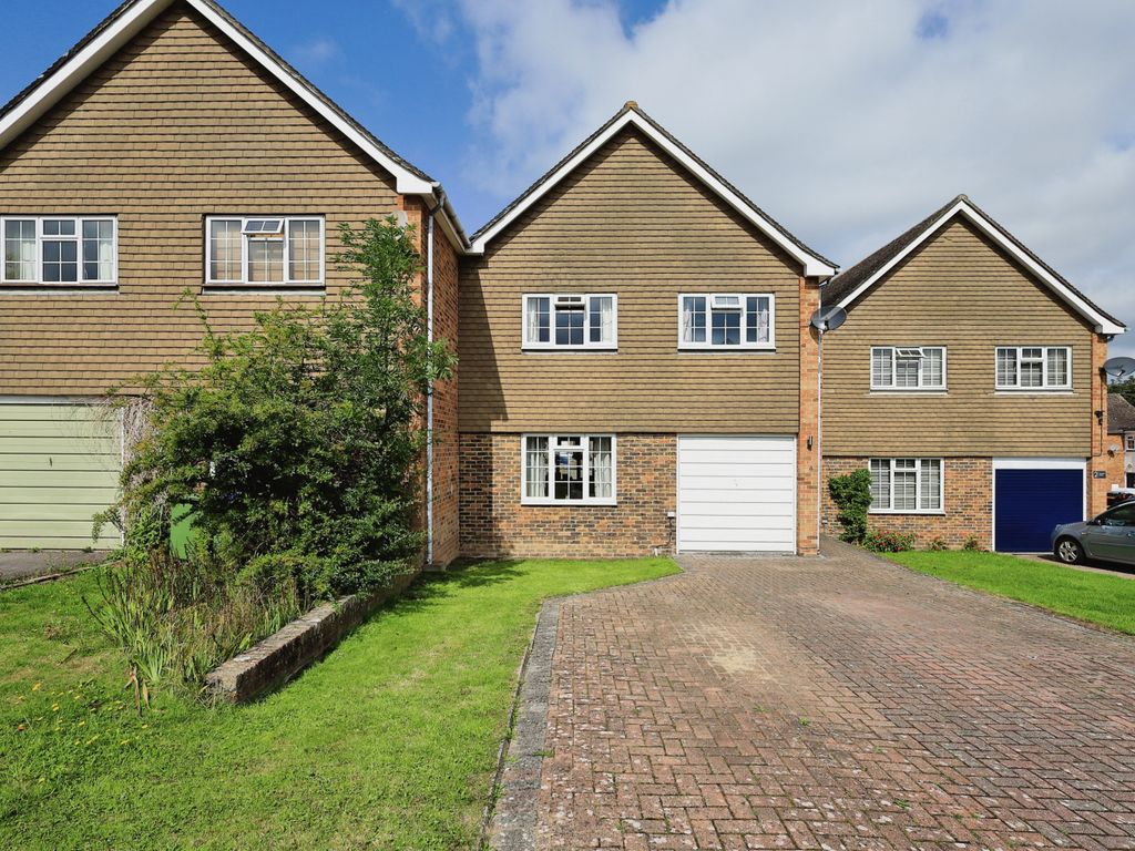 3 bed detached house for sale in Mildmay Close, Ringmer, Lewes BN8, £