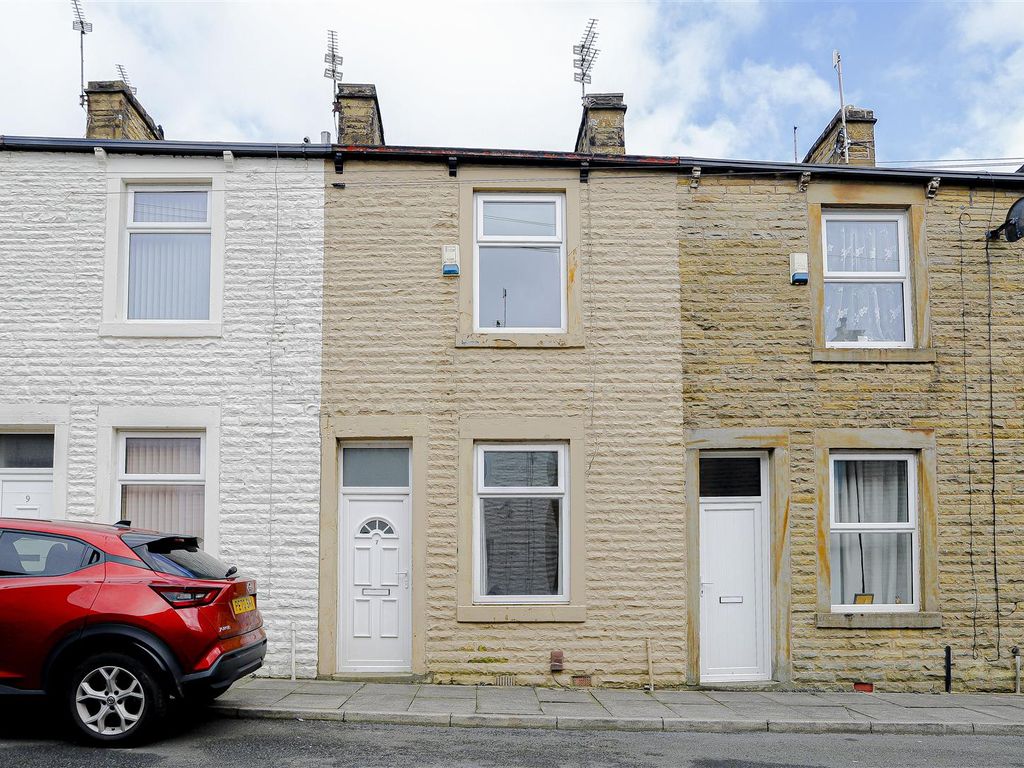 2 bed terraced house to rent in Coultate Street, Burnley BB12, £550 pcm