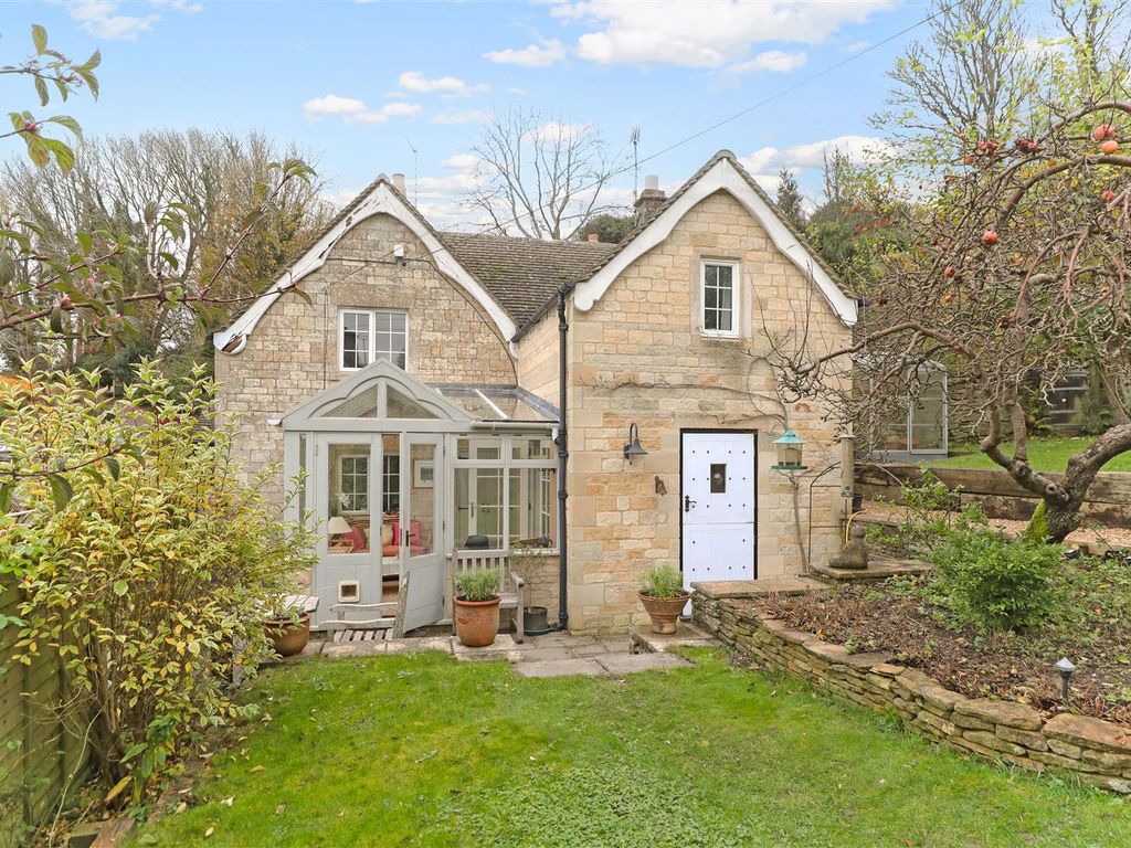 2 bed end terrace house for sale in Stroud GL6, £525,000
