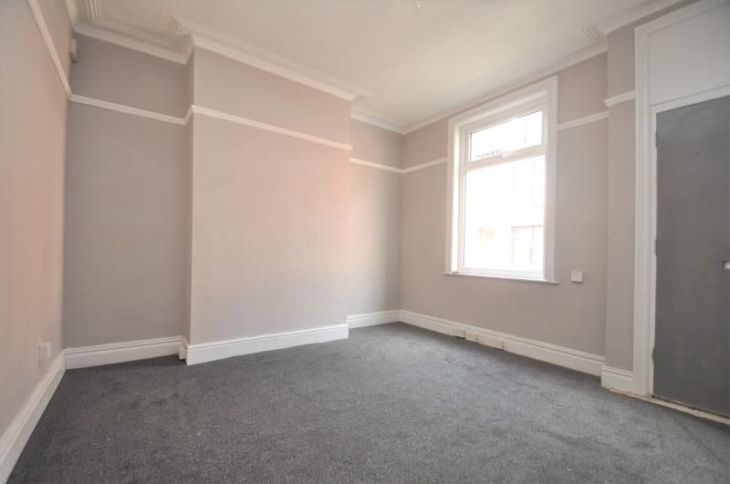 4 bed terraced house to rent in Nowell Place, Harehills, Leeds, West