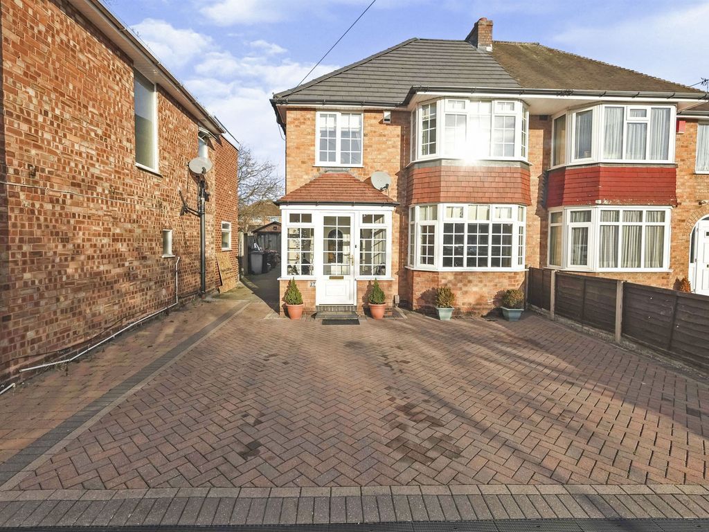 3 bed semidetached house for sale in Whateley Crescent, Castle