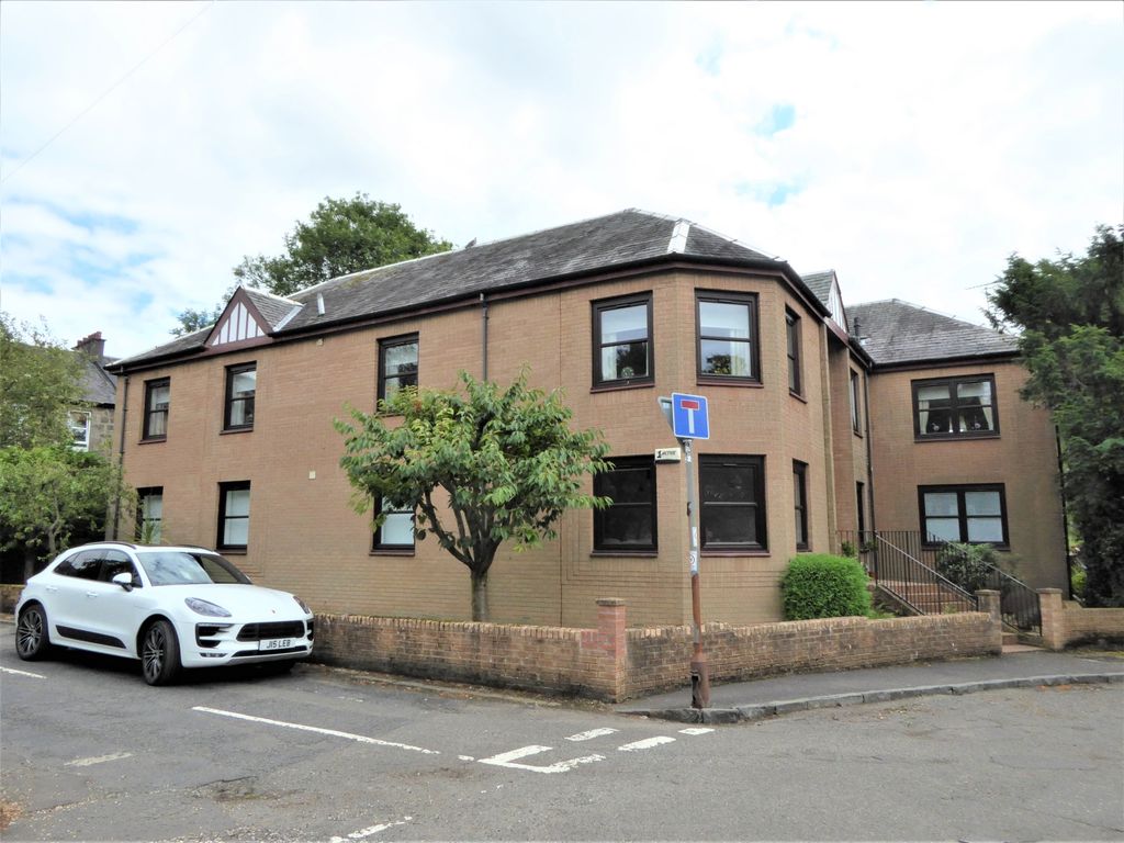 3 bed flat to rent in 6 Kersland Drive, Milngavie, East Dunbartonshire