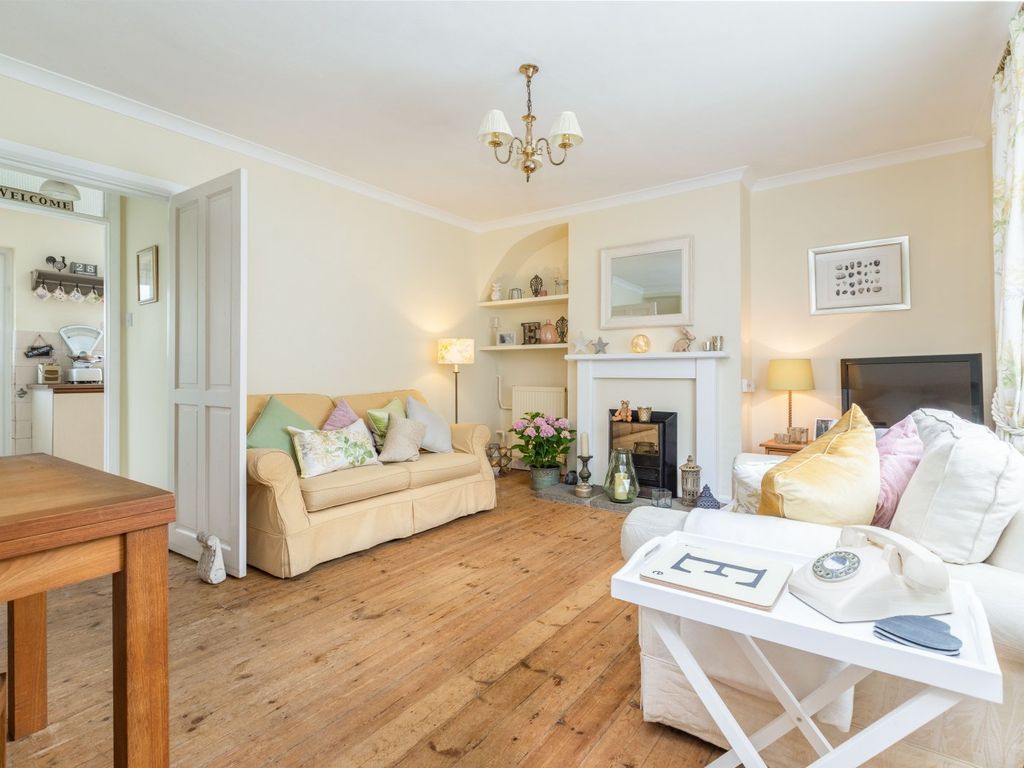 3 bed terraced house for sale in London Road, Langley, Hertfordshire