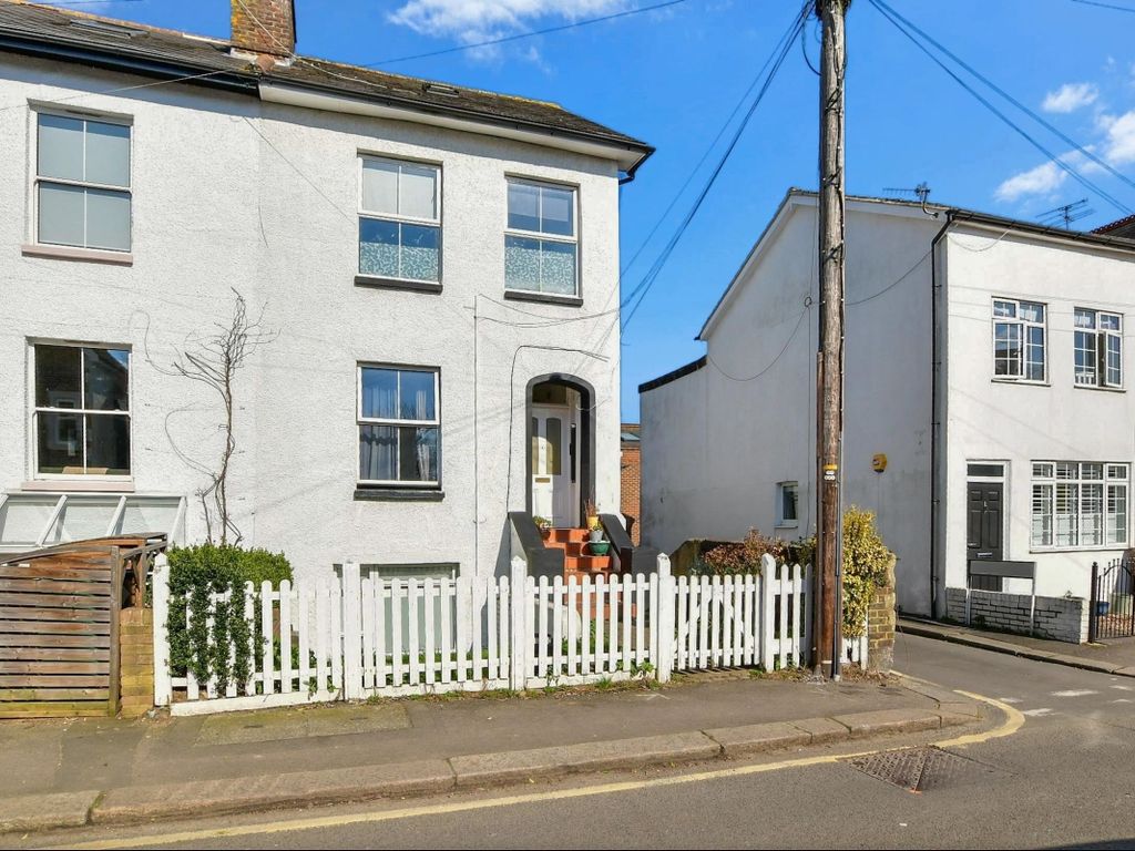 1 bed flat to rent in Holmesdale Road, Reigate RH2 Zoopla