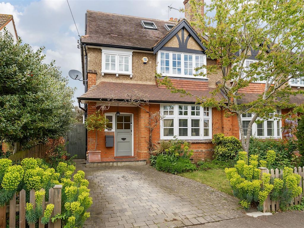 4 bed semidetached house for sale in Thorkhill Road, Thames Ditton KT7