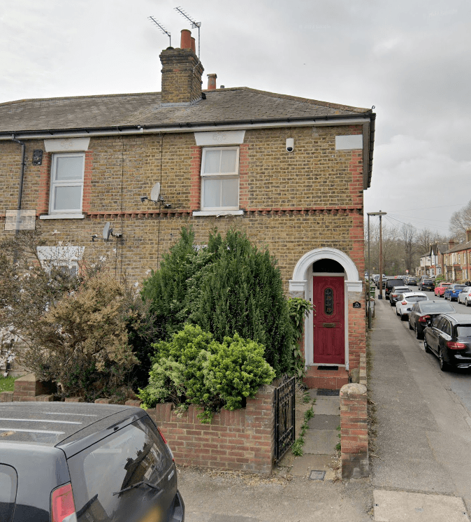 2 bed terraced house to rent in Stanwell New Road, Staines TW18, £1,600