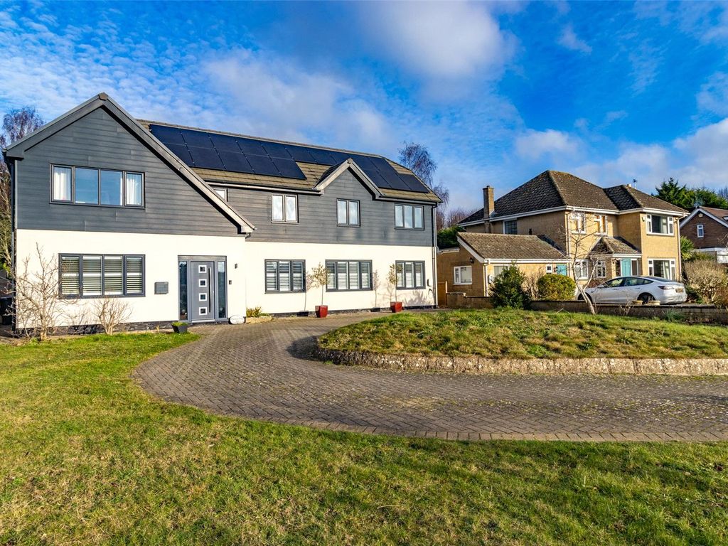 6 bed detached house for sale in Roman Crescent, Old Town, Swindon SN1