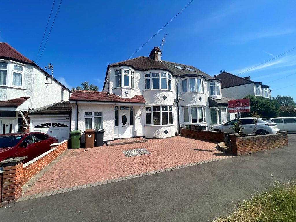 4 bed semidetached house to rent in Hill Rise, Potters Bar EN6 Zoopla