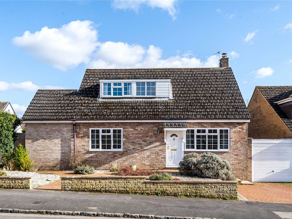 2 bed bungalow for sale in Churchill Way, Long Hanborough, Witney OX29