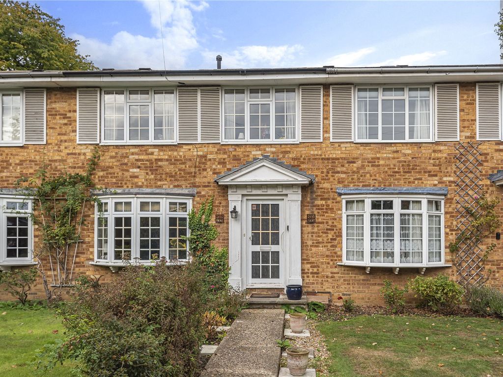 3 bed terraced house for sale in Elizabeth Close, EN5 Zoopla