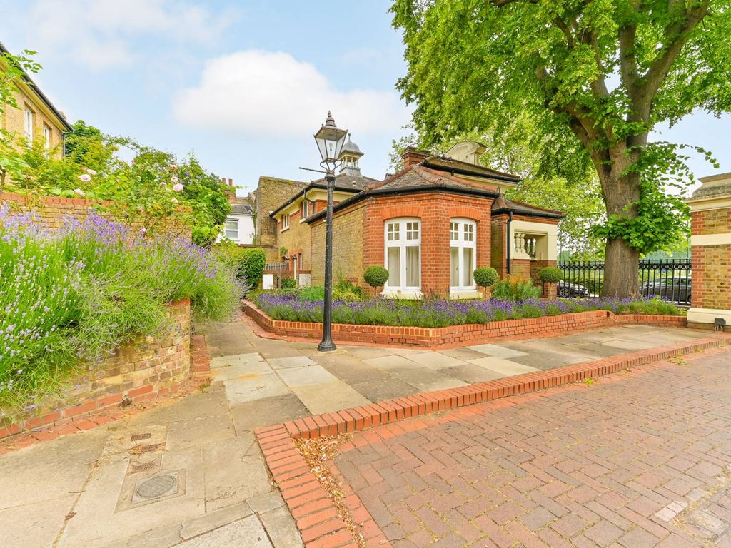 Studio for sale in Elderwood Place, West Norwood, London SE27, £170,000