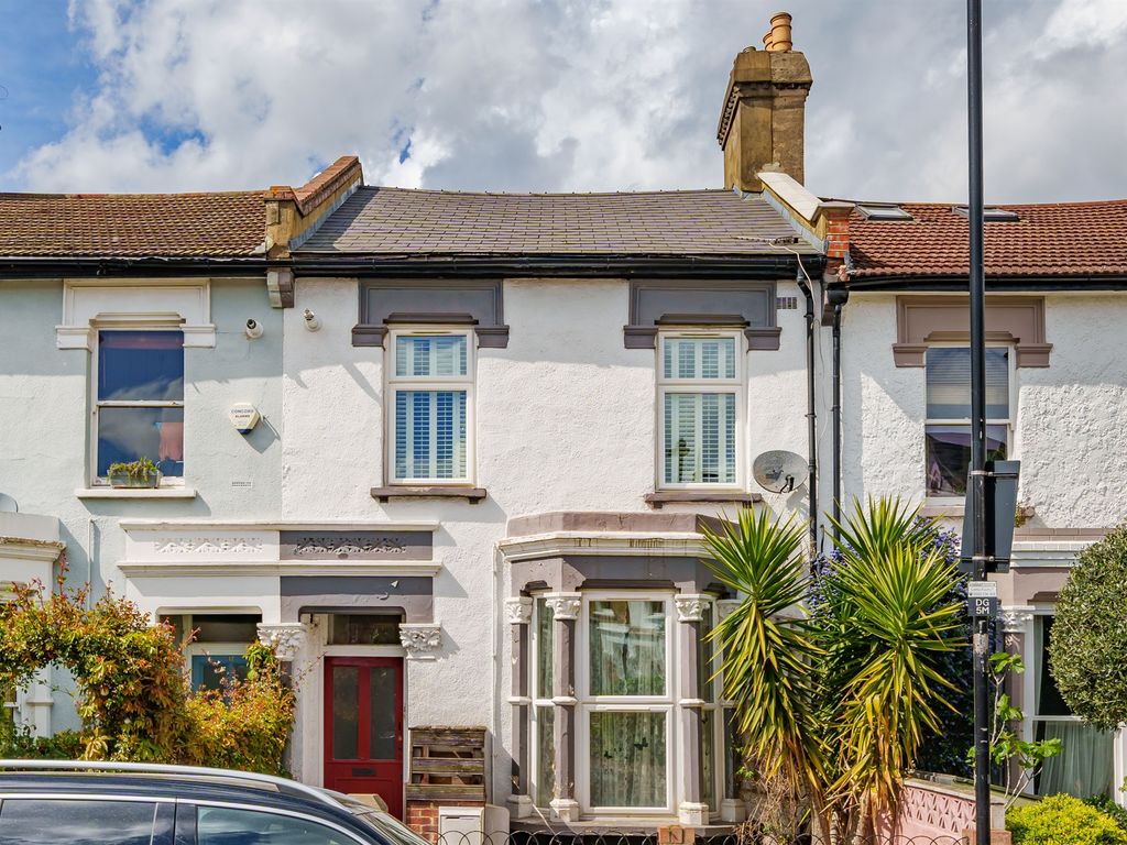 3 bed for sale in Dagmar Road, London N4 Zoopla