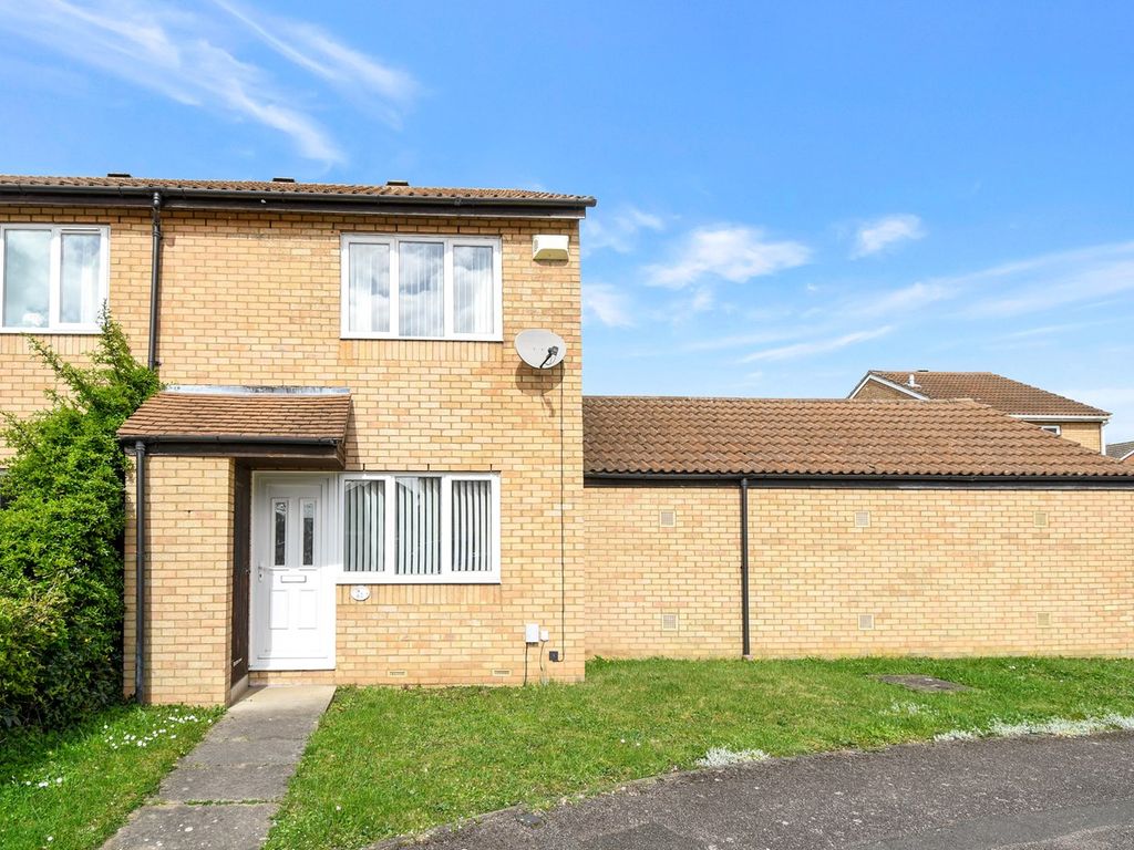 2 bed semidetached house for sale in Alburgh Close, Bedford MK42, £