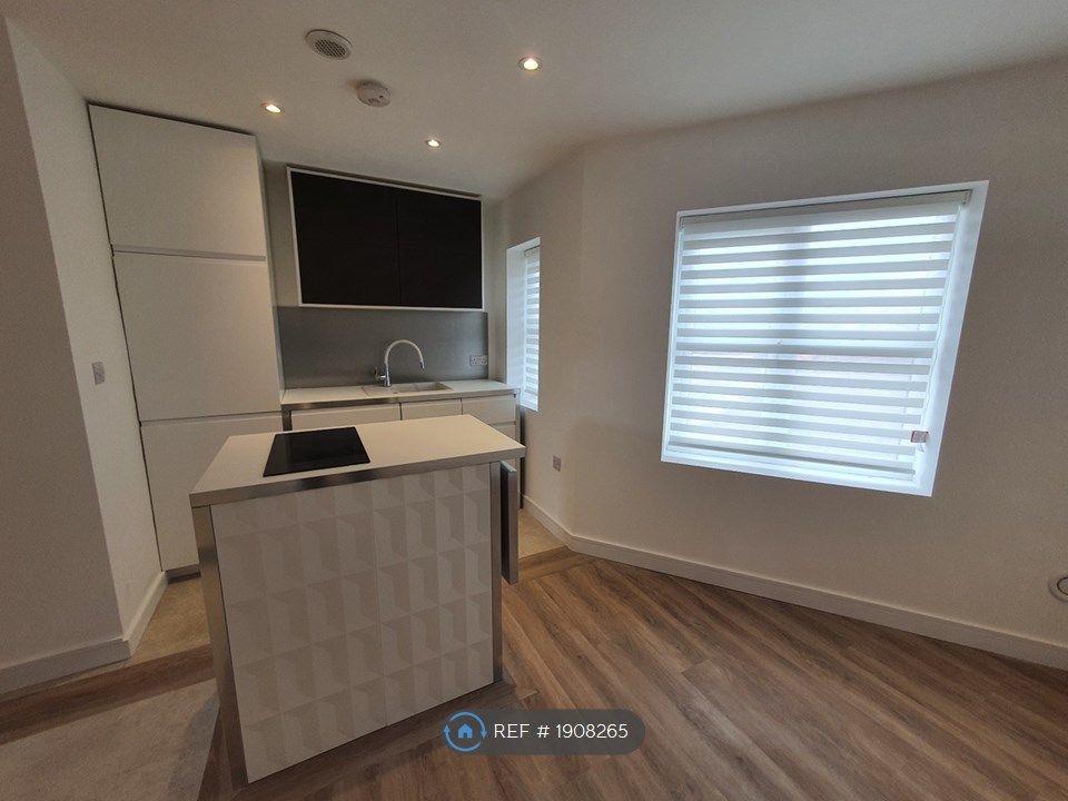 Studio to rent in South Woodham Ferrers, Chelmsford CM3, £650 pcm Zoopla