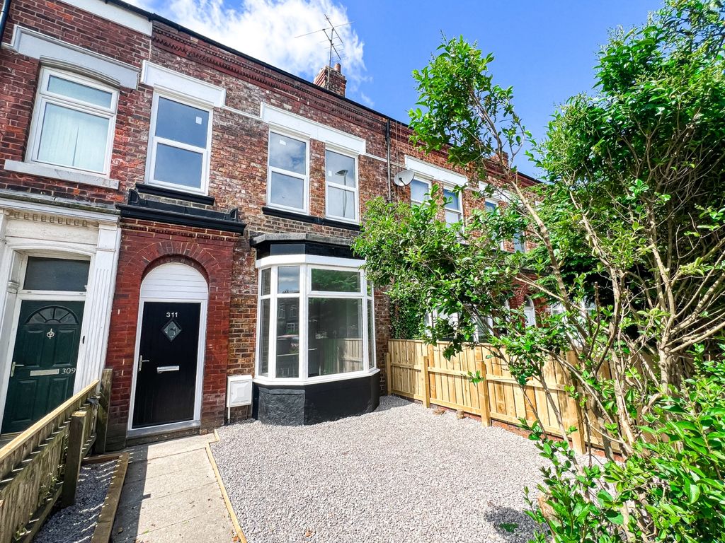 6 bed terraced house for sale in Norton Road, StocktonOnTees TS20, £