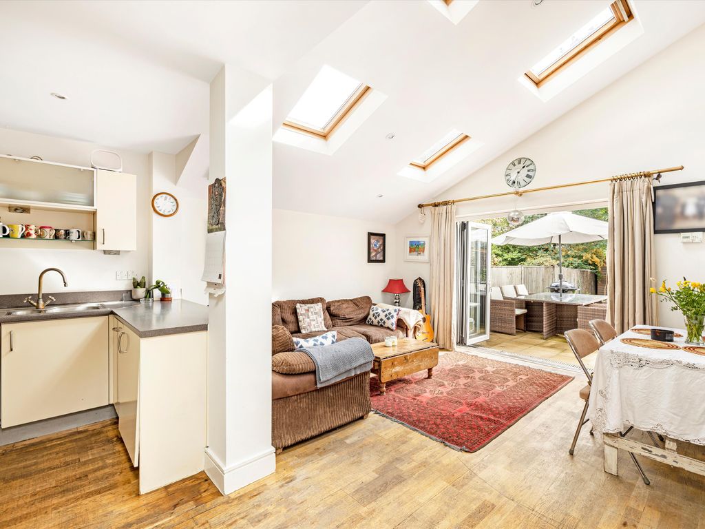 124 Brondesbury Road, London NW6