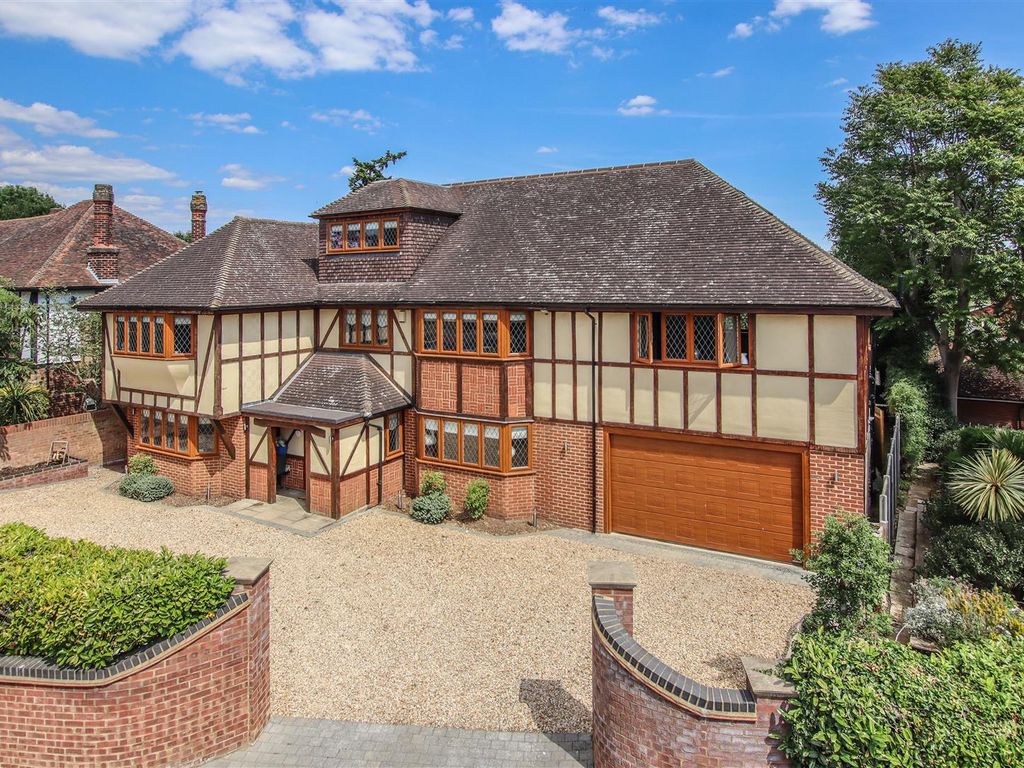7 bed detached house for sale in Park Lane, Broxbourne EN10, £1,795,000