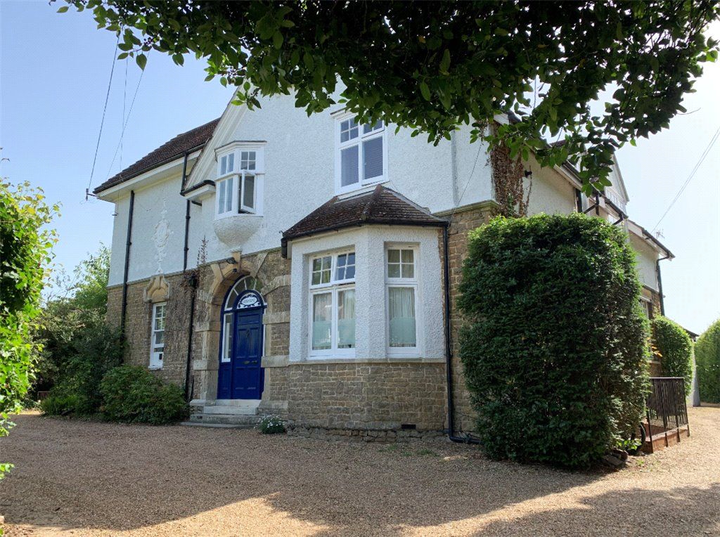 Lower Edgeborough Road, Guildford, Surrey GU1  