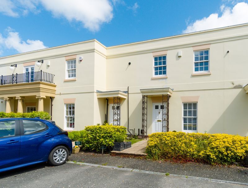 3 bed mews house for sale in The Courtyard, Rufford Park Lane, Rufford