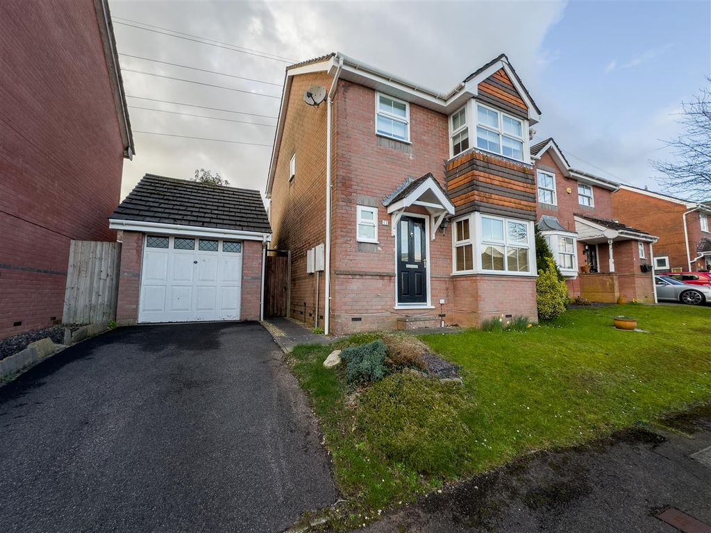 3 bed detached house for sale in Hawkes Ridge, Ty Canol, Cwmbran NP44