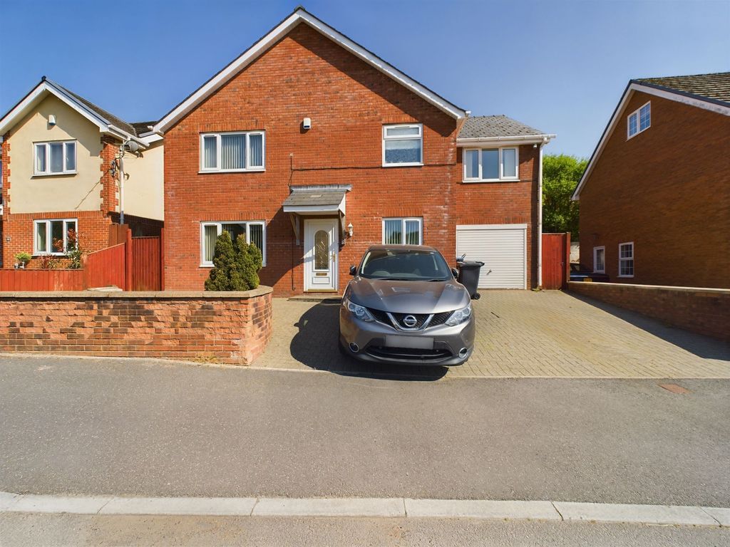 4 bed detached house for sale in Beech Tree Crescent, Blaina NP13, £