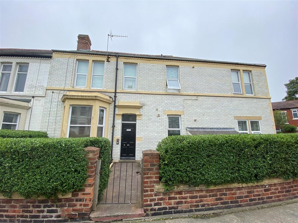 2 bed flat to rent in Alnwick Avenue, Whitley Bay NE26, £695 pcm Zoopla