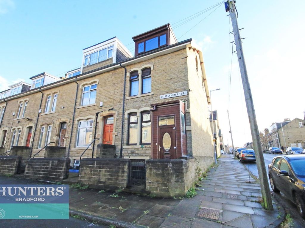 4 bed end terrace house for sale in St. Stephens Terrace, Bradford BD5