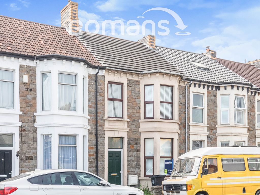 3 bed semidetached house to rent in Nags Head Hill, St.