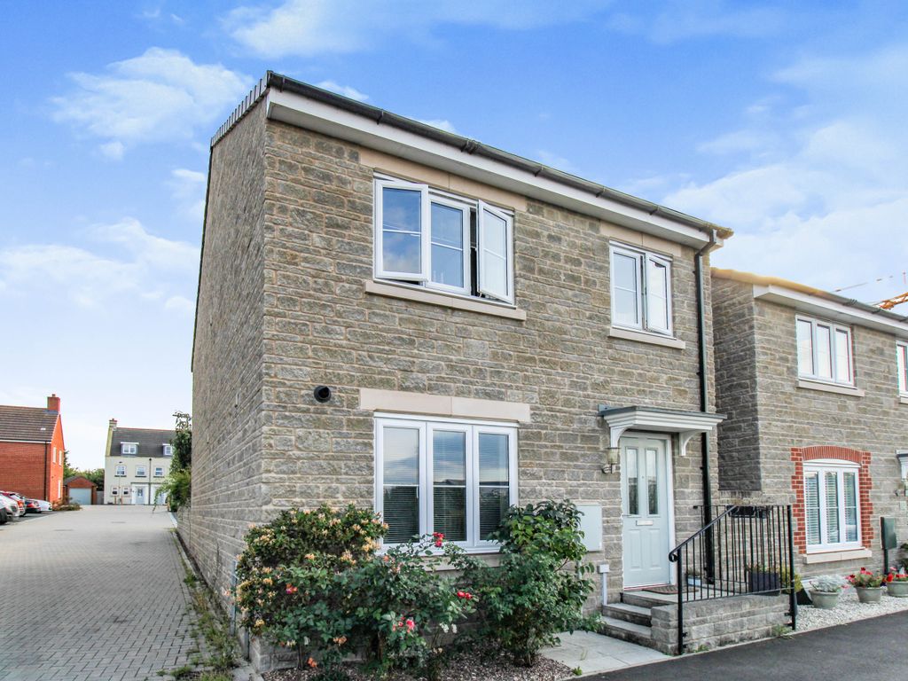 4 bed detached house for sale in Upper Mill, Purton, Swindon SN5 Zoopla