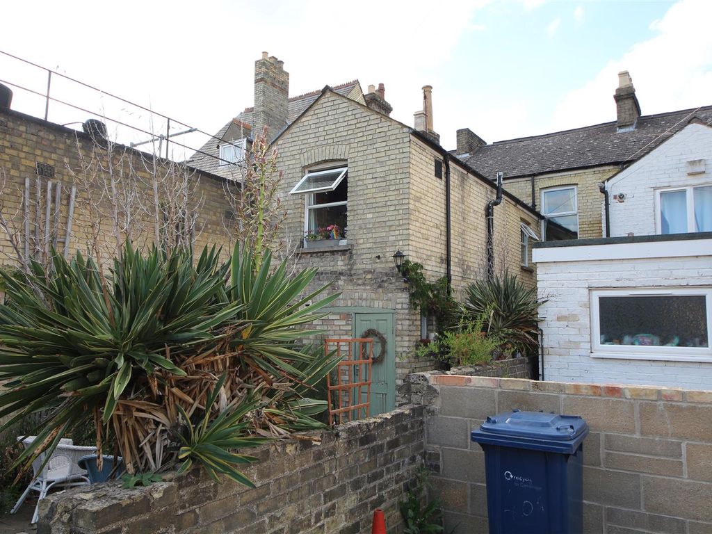 3 bed for sale in Chesterton Road, Cambridge CB4, £399,500