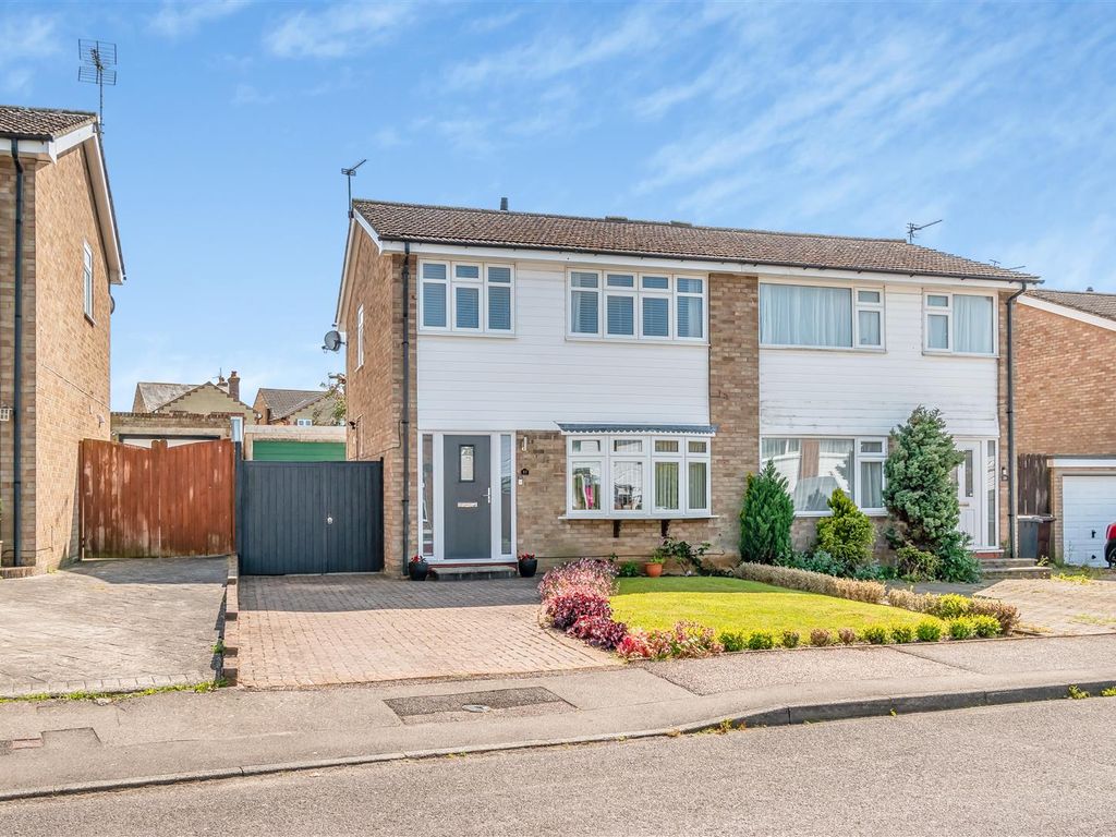3 bed semidetached house for sale in Northleigh Close, Loose