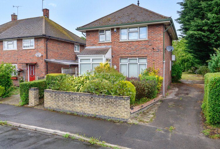 3 bed detached house for sale in Oakdene, Chobham, Woking, Surrey GU24