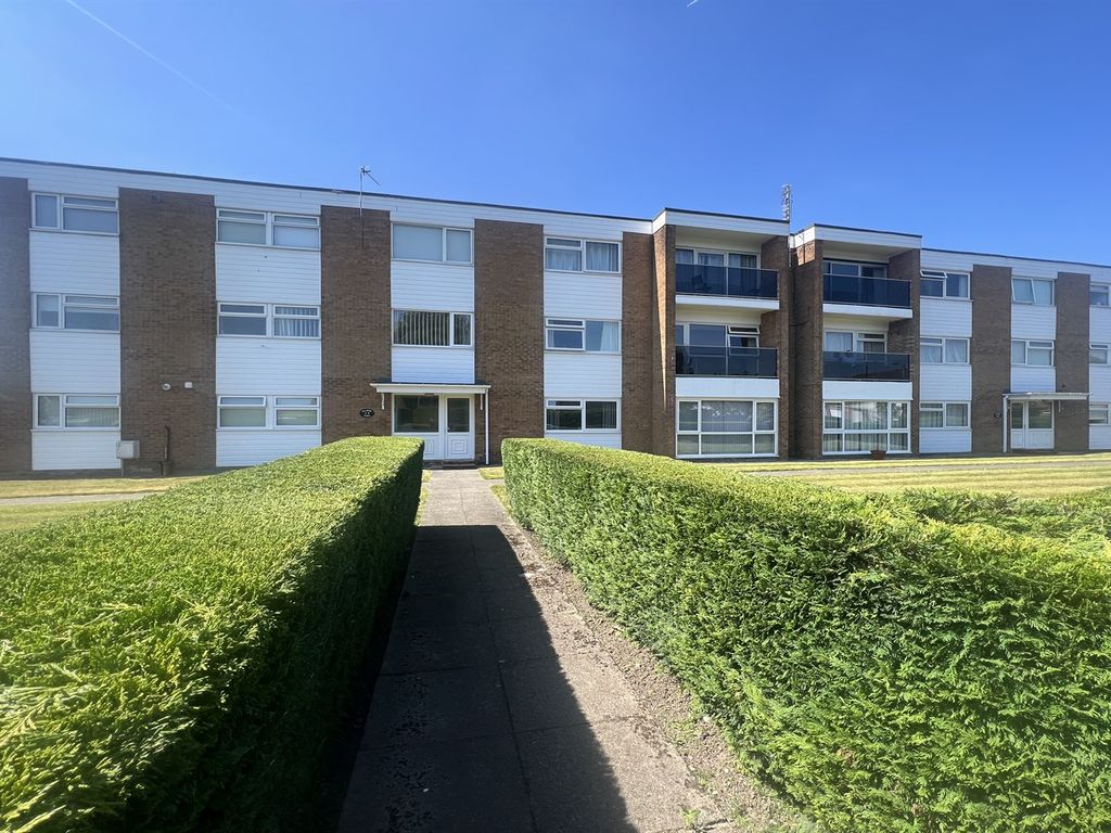 2 bed flat for sale in Dairyground Road, Bramhall, Stockport SK7 Zoopla