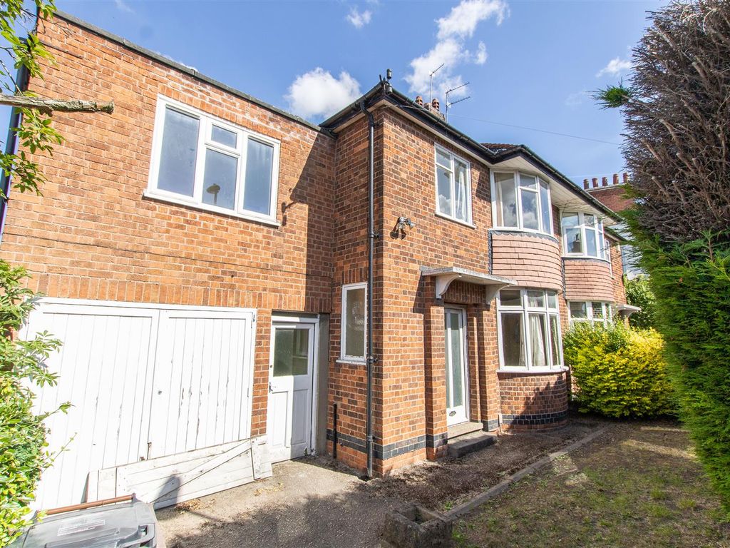 5 bed semidetached house for sale in Thorneywood Mount, Nottingham NG3