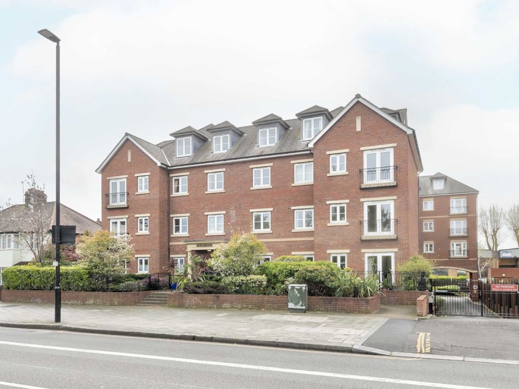 2 bed flat for sale in Golden Court, Isleworth TW7 Zoopla