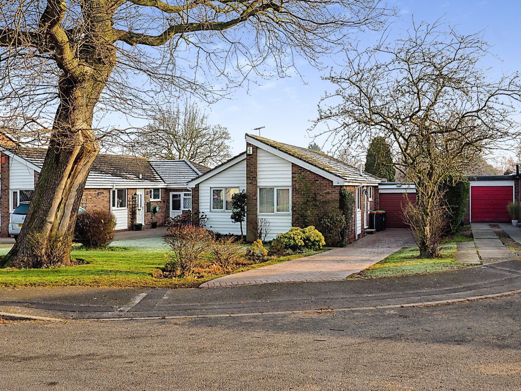 3 bed bungalow for sale in Portland Park Close, Hucknall, Nottingham