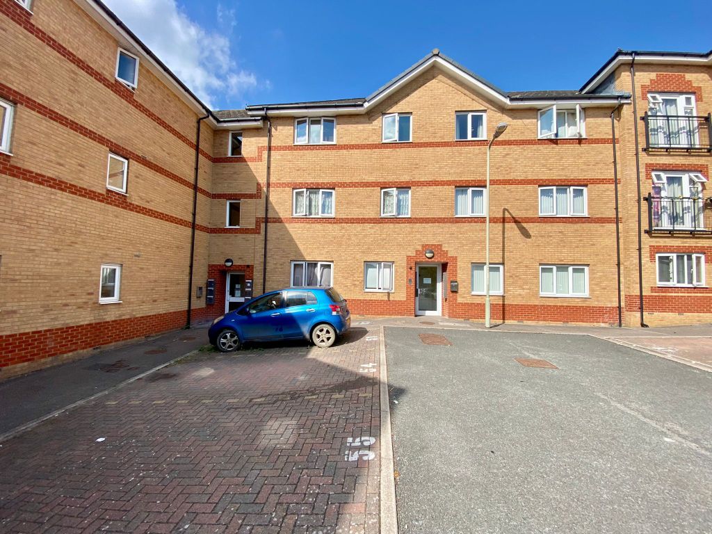 2 bed flat to rent in Richmond Meech Drive, Kennington, Ashford TN24, £