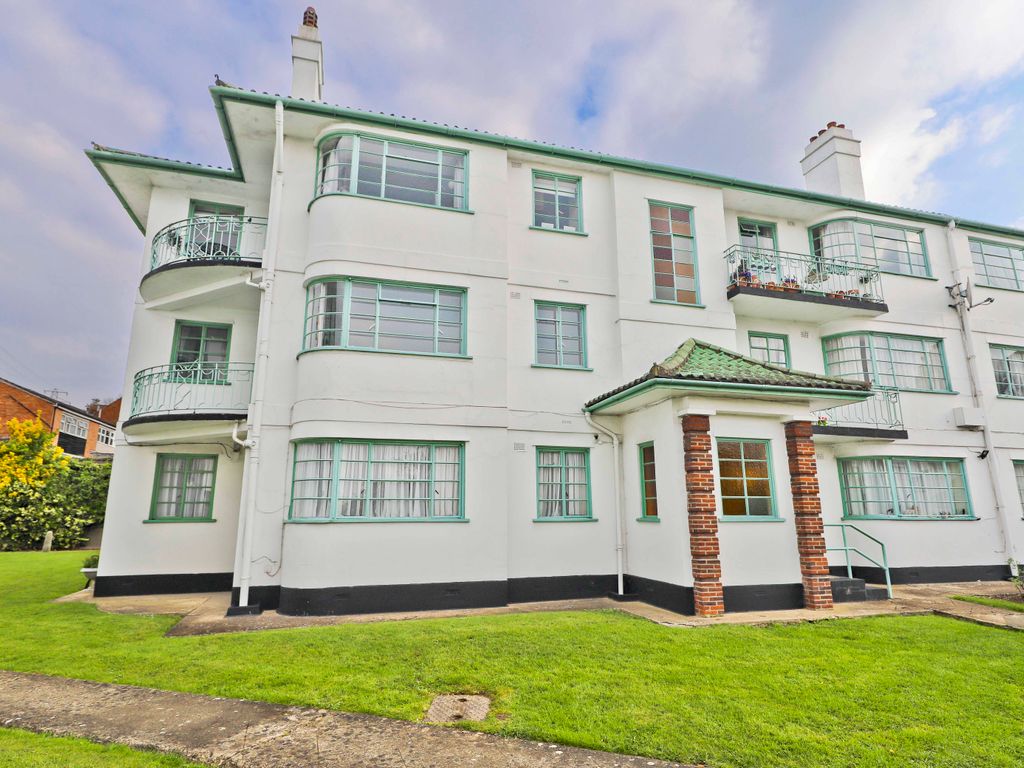 3 bed flat for sale in Capel Gardens, Pinner HA5 Zoopla