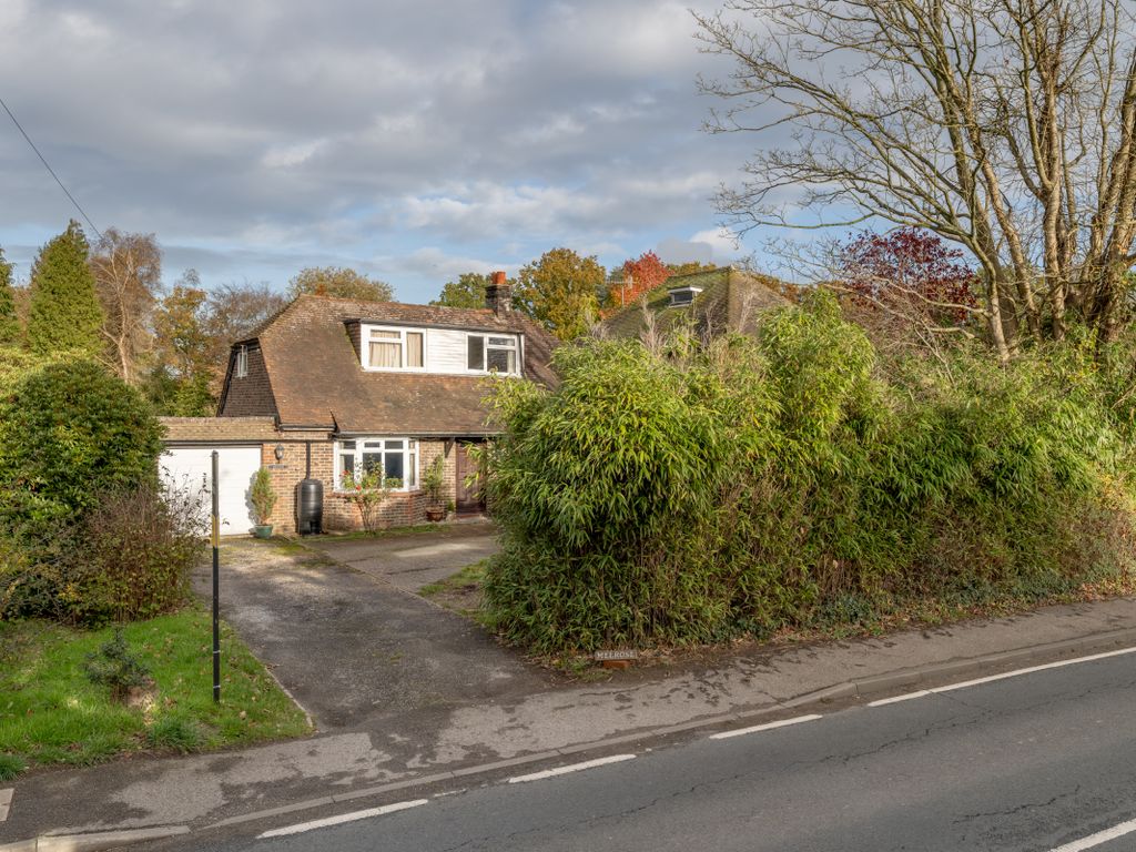 3 bed detached house for sale in Effingham Road, Burstow, Horley, Surrey RH6, £525,000 Zoopla