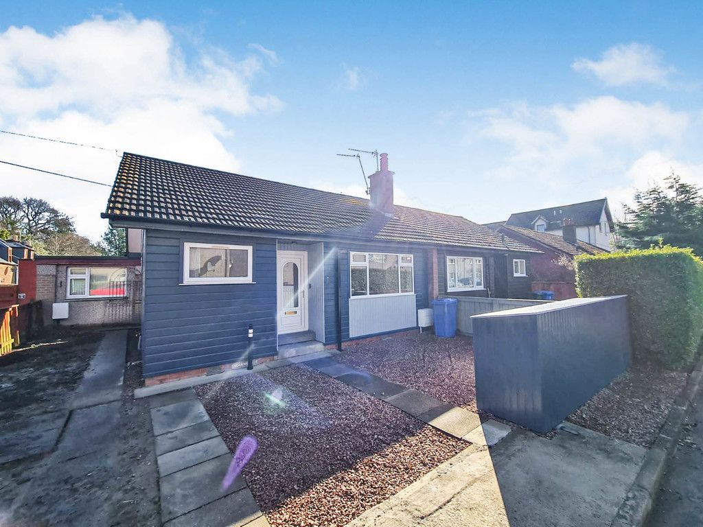 2 bed semidetached bungalow to rent in Springfield Gardens, Inverness