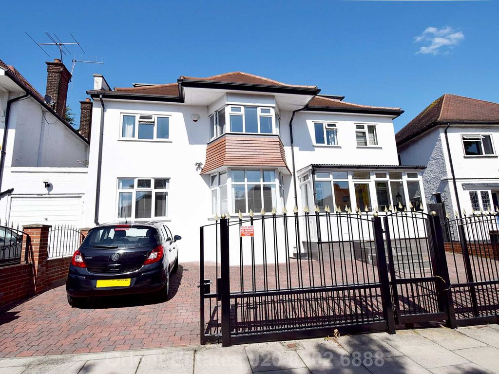 Alderton Crescent, London NW4
