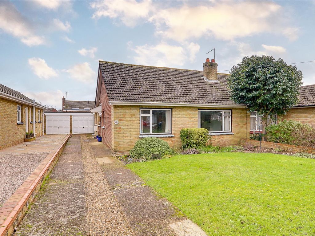 2 bed semidetached bungalow for sale in Windermere Crescent, GoringBy
