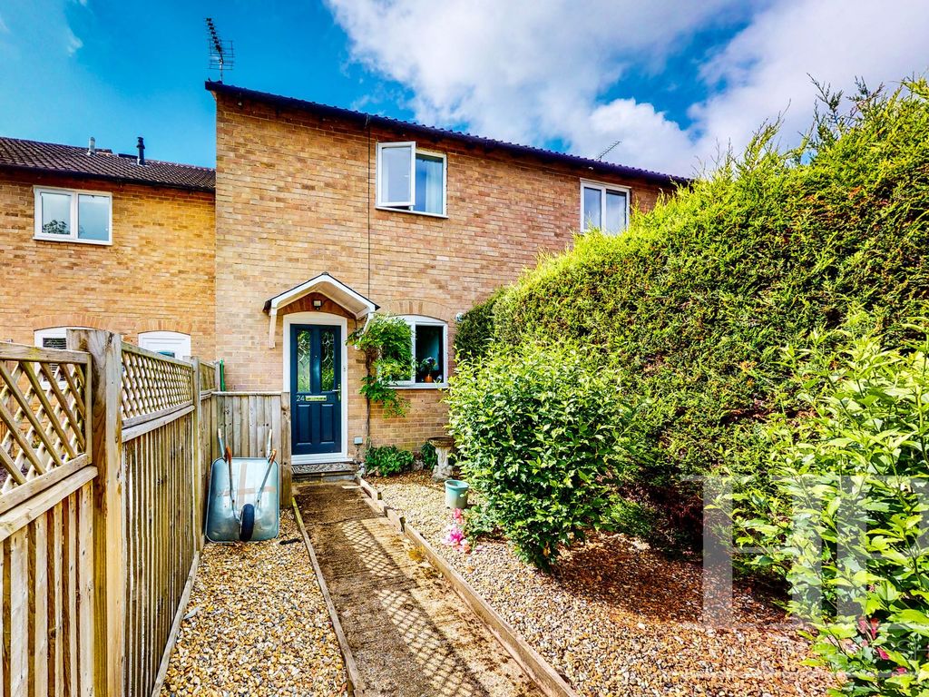 2 bed terraced house for sale in Buchans Lawn, Crawley RH11 Zoopla