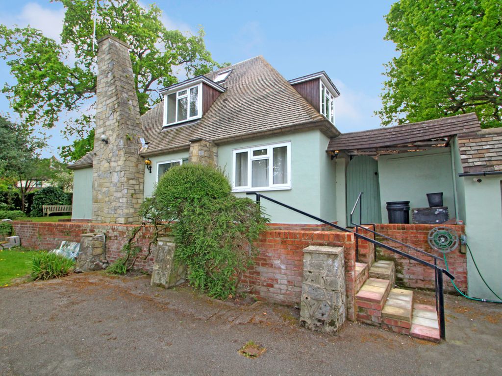 2 bed detached house for sale in Hamilton, Vine Grove, Uxbridge