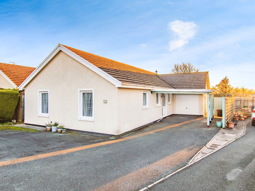 3 bed bungalow for sale in Millfields Close, Kilgetty, Pembrokeshire