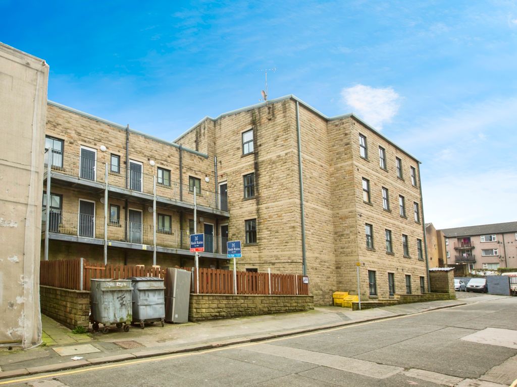 1 bed flat for sale in Sunderland Street, Halifax, West Yorkshire HX1