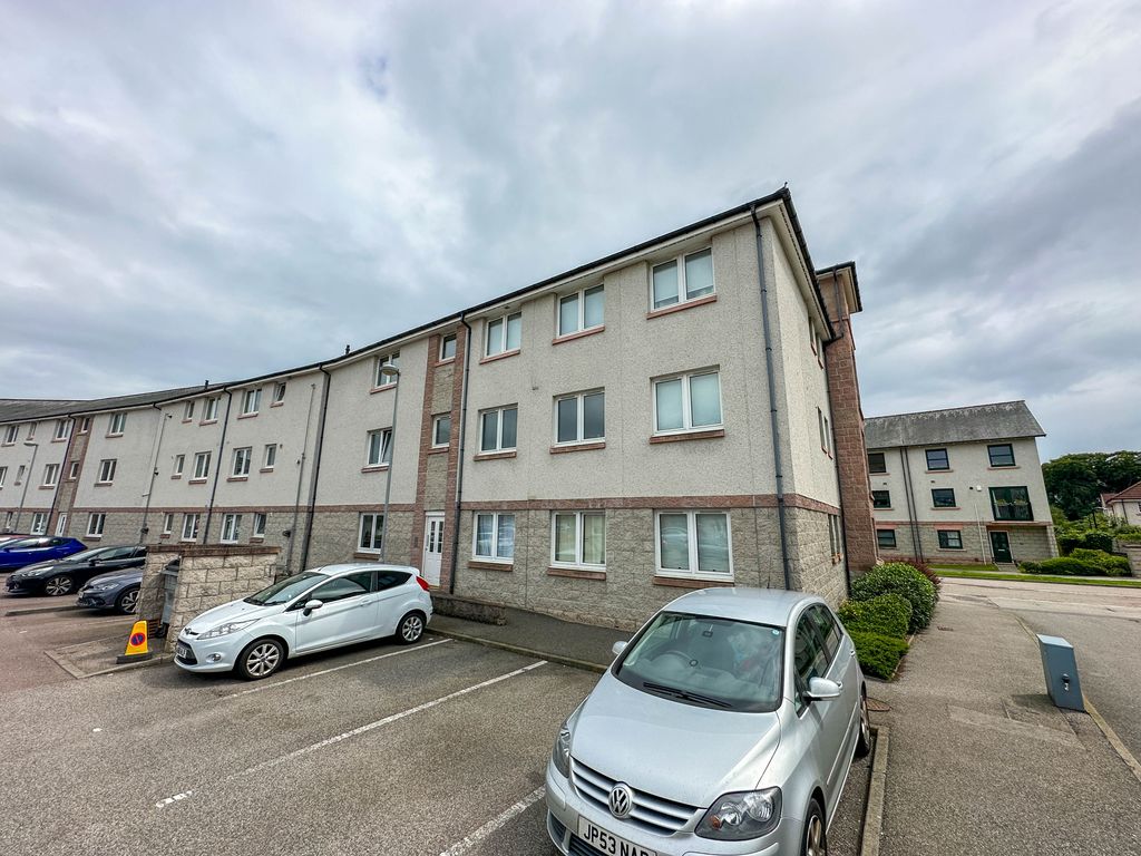 3 bed flat for sale in Grandholm Crescent, Aberdeen AB22, £155,000 Zoopla